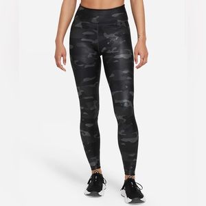 Nike Dri-FIT One Plus Size Mid-Rise Camo-Print Leggings